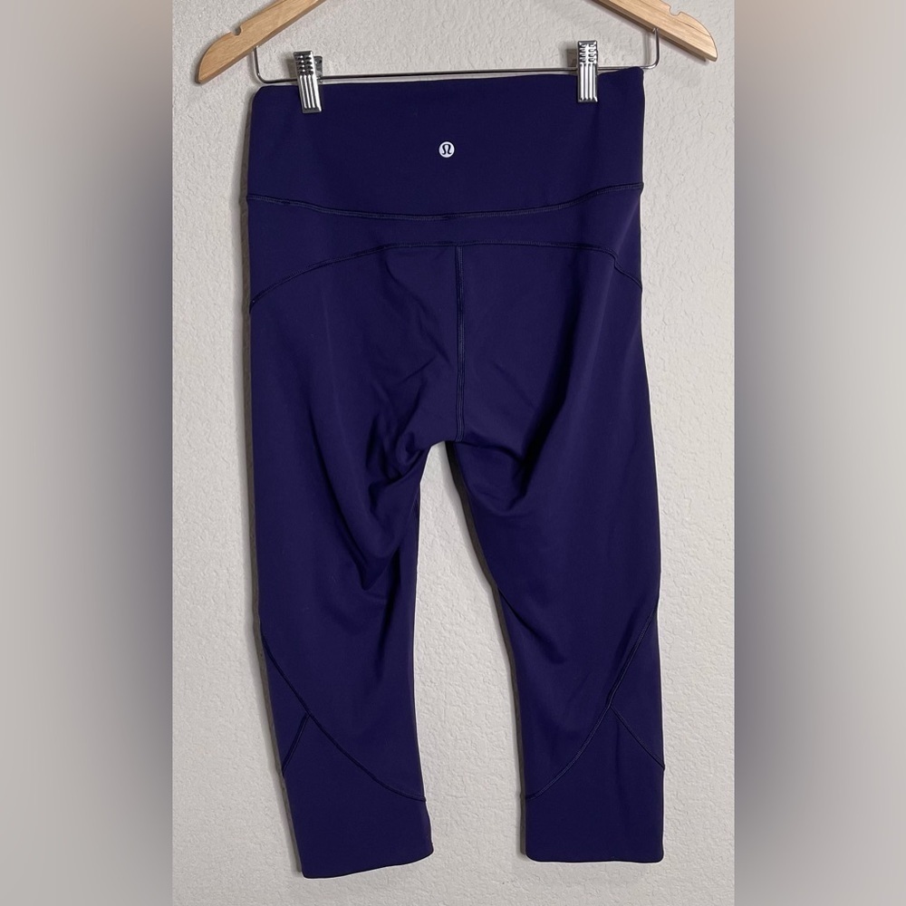 Lululemon In Movement Crop Everlux 19" Aeon Purple Size 8 - Picture 5 of 6